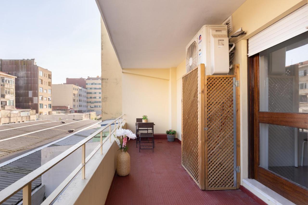 Host Wise - Trendy Bright Flats With Jacuzzi - 5 Min Beach Matosinhos  Luaran gambar