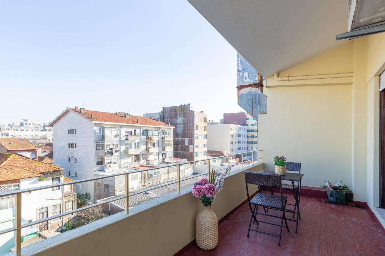 Host Wise - Trendy Bright Flats With Jacuzzi - 5 Min Beach Matosinhos  Luaran gambar