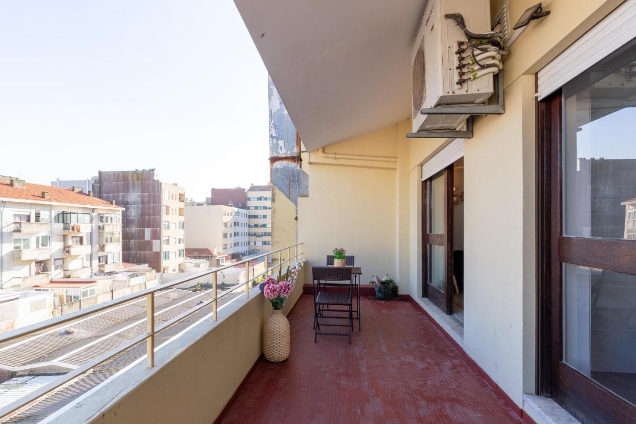 Host Wise - Trendy Bright Flats With Jacuzzi - 5 Min Beach Matosinhos  Luaran gambar